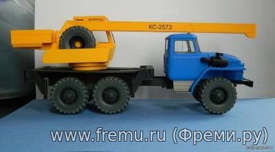 Автокран КС-2573 (Firs) из бумаги