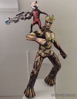 Diorama "Groot and Rocket" из бумаги